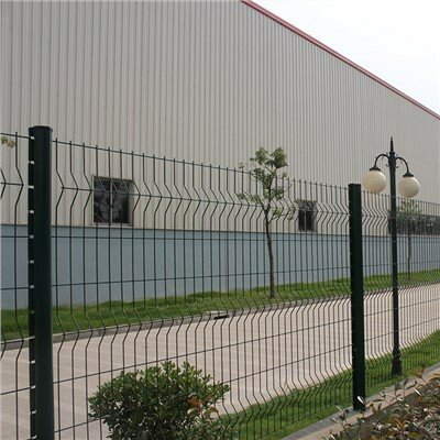 גדר רשת מעוקלת